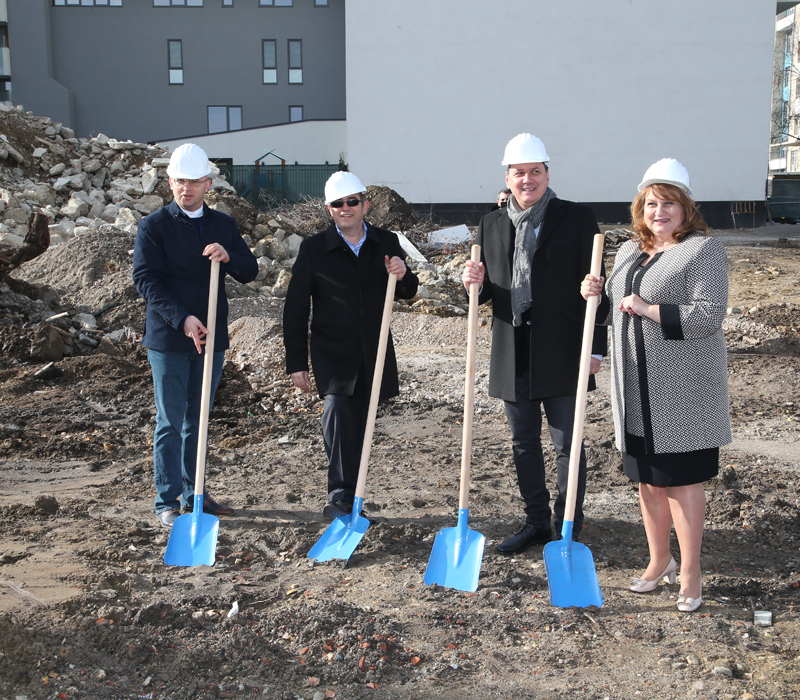 Първа копка